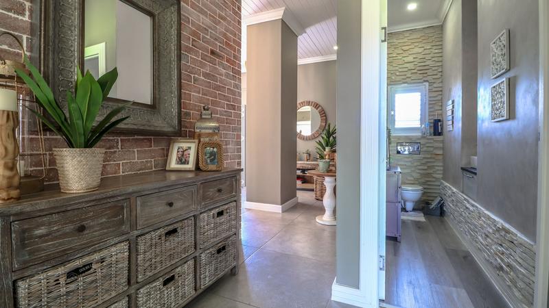 5 Bedroom Property for Sale in Num Num Cape Estate Western Cape